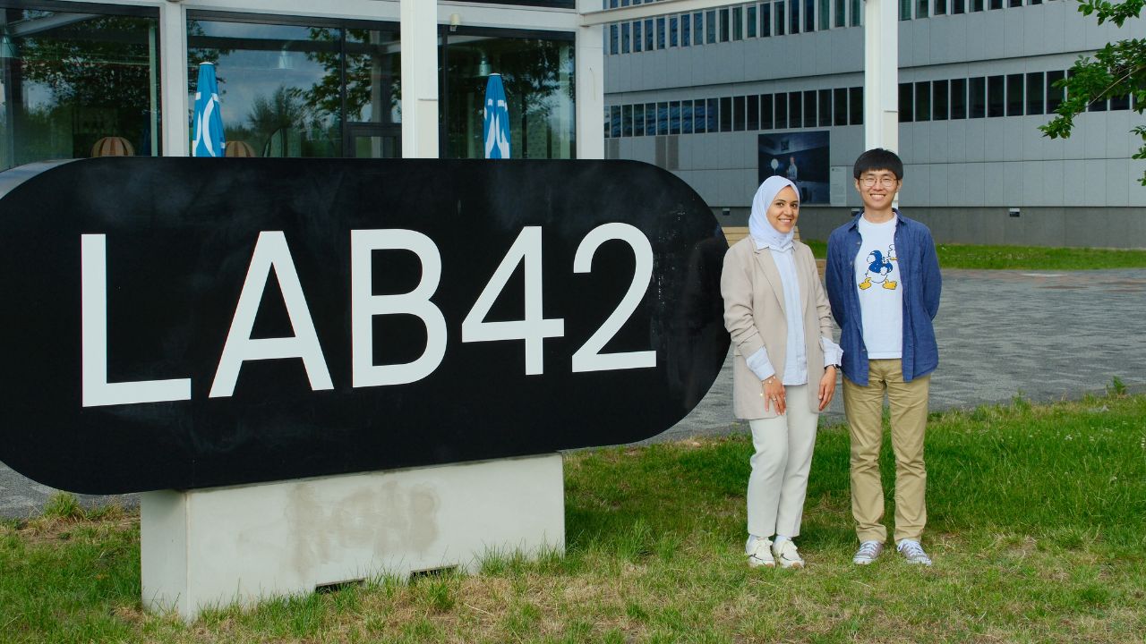 Researchers investigate LLMs for search systems during Amsterdam research visit