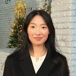 Yueqing Xuan smiling