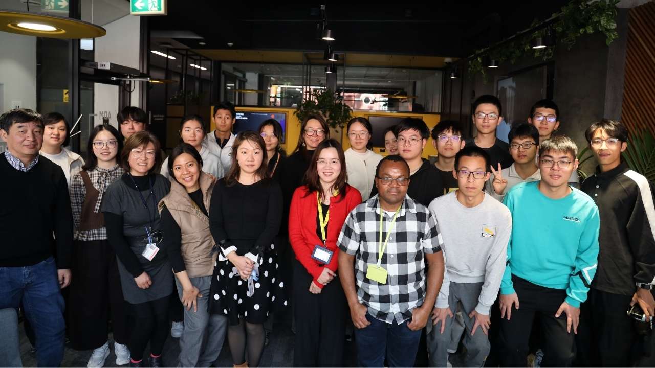 Tsinghua University student delegation visits ADM+S to explore AI and future collaboration